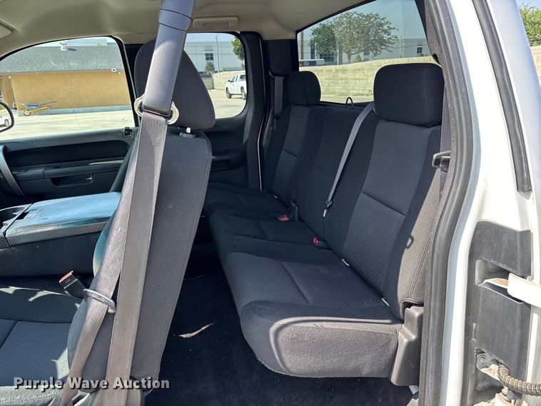 image for item ER7591 2011 Chevrolet Silverado 1500 Ext. Cab pickup truck