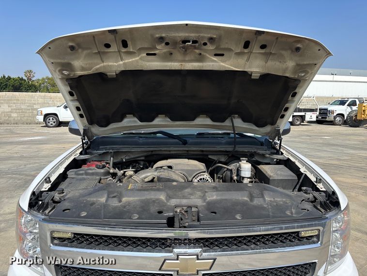 image for item ER7591 2011 Chevrolet Silverado 1500 Ext. Cab pickup truck