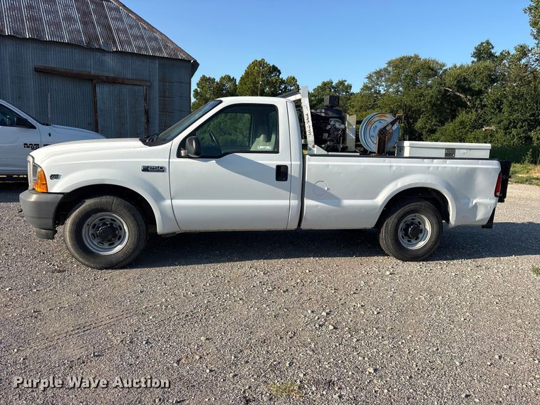 image for item ET0377 2001 Ford F250 Super Duty pickup truck