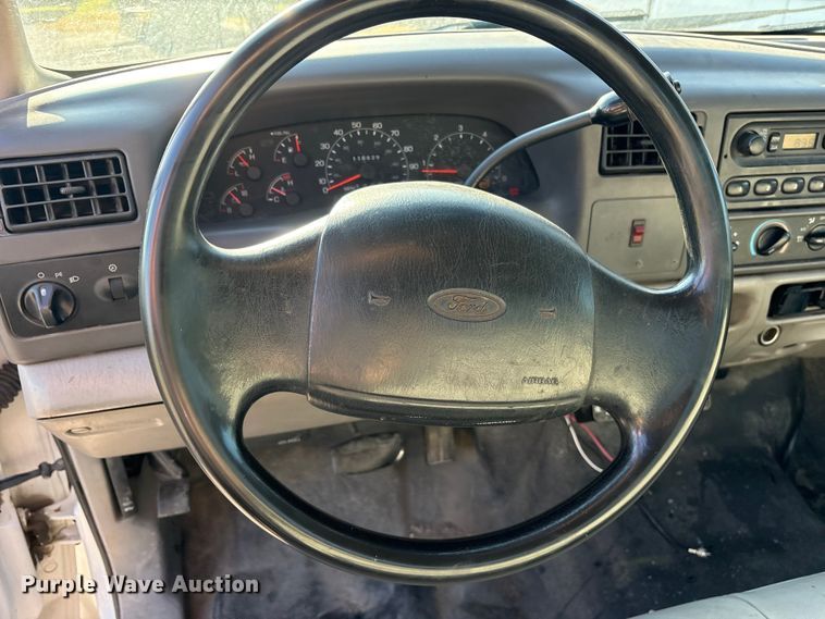 image for item ET0377 2001 Ford F250 Super Duty pickup truck