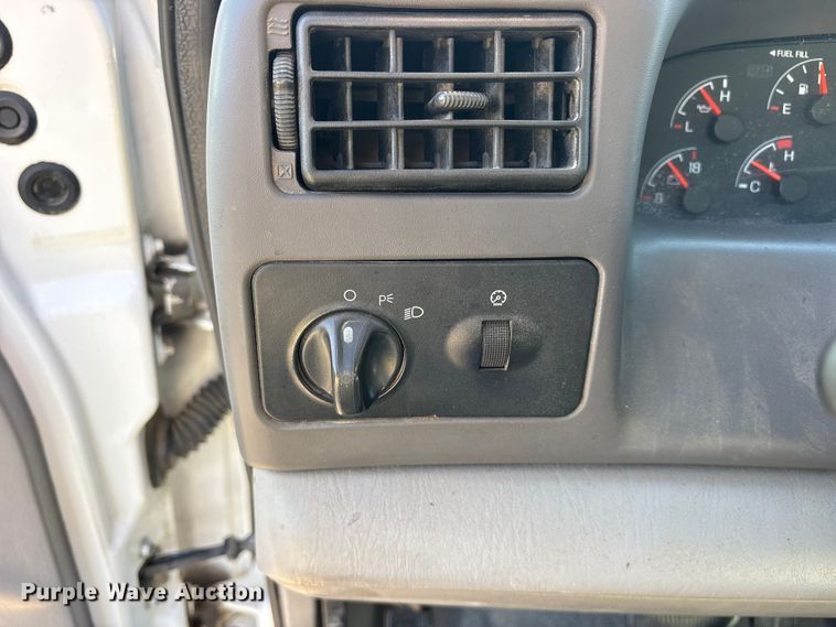 image for item ET0377 2001 Ford F250 Super Duty pickup truck