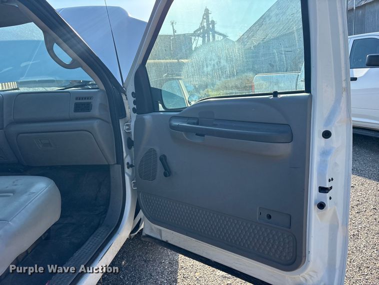 image for item ET0377 2001 Ford F250 Super Duty pickup truck
