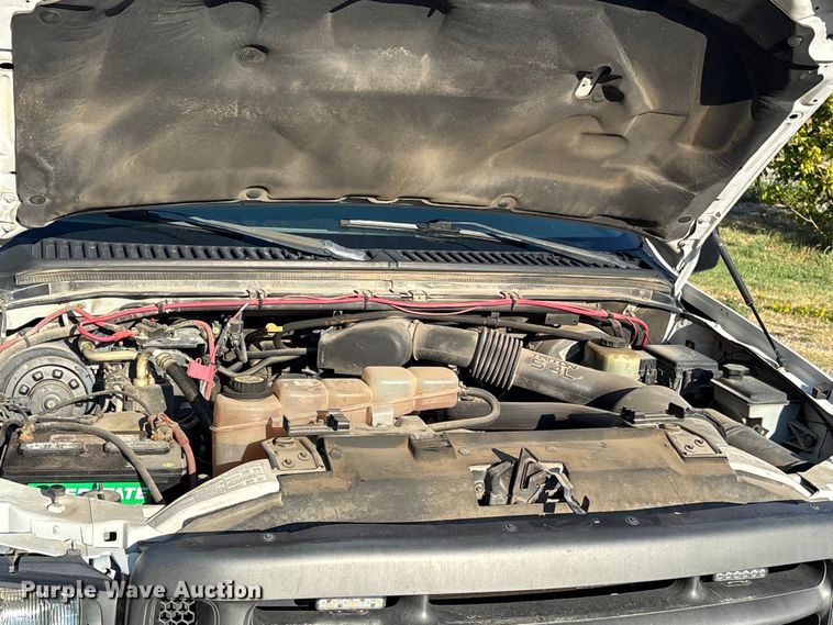 image for item ET0377 2001 Ford F250 Super Duty pickup truck