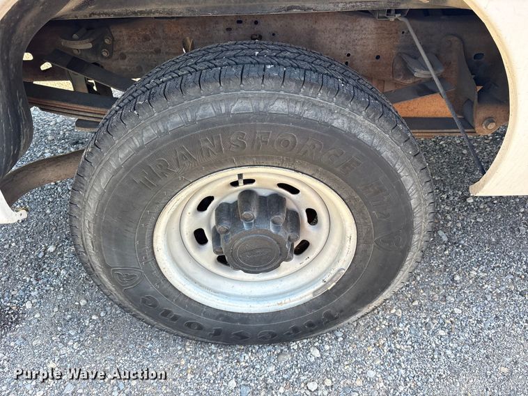 image for item ET0377 2001 Ford F250 Super Duty pickup truck