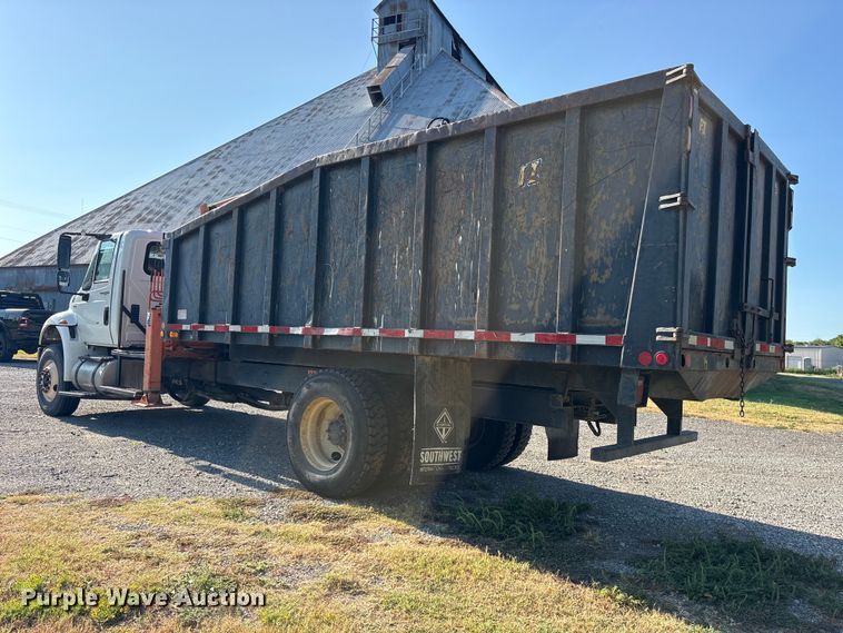 image for item ET0378 2014 International 4300 grapple truck
