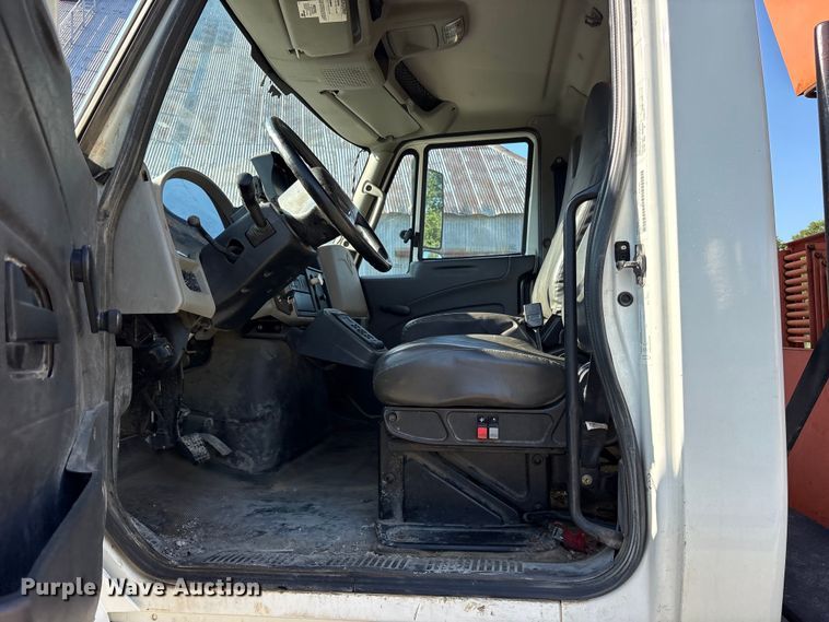 image for item ET0378 2014 International 4300 grapple truck