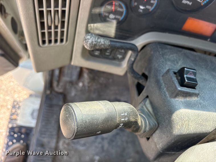 image for item ET0378 2014 International 4300 grapple truck