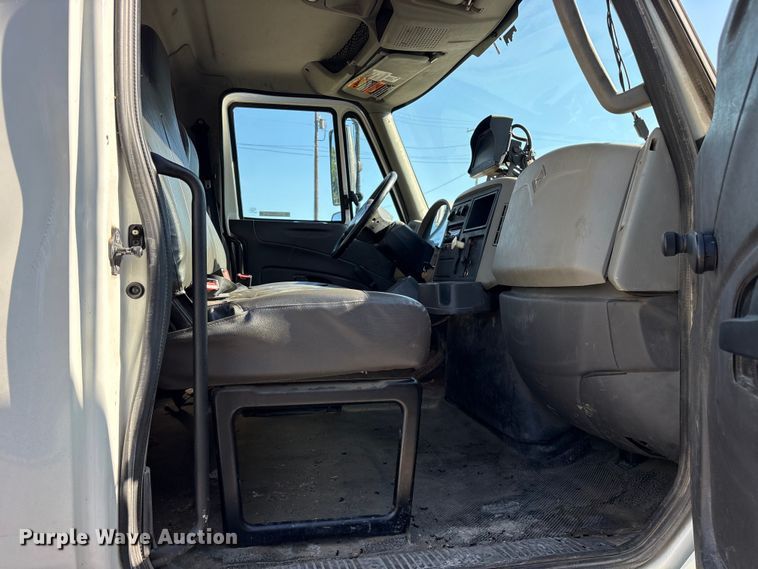 image for item ET0378 2014 International 4300 grapple truck