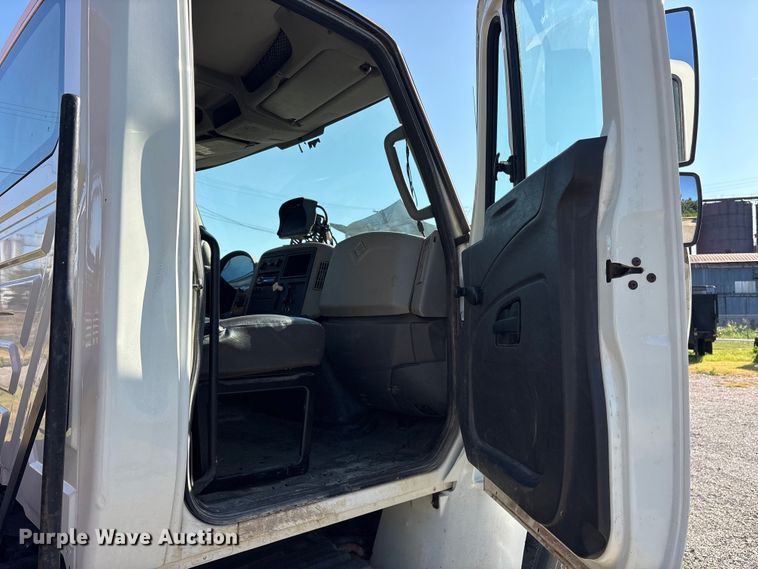 image for item ET0378 2014 International 4300 grapple truck