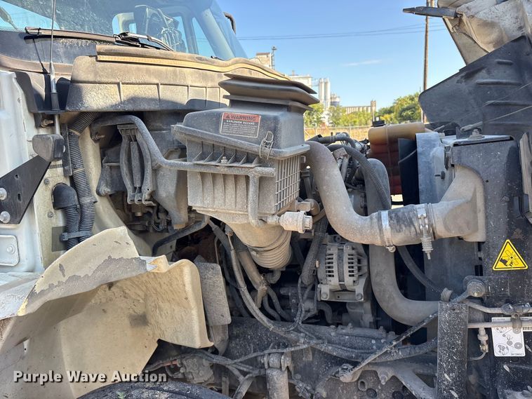 image for item ET0378 2014 International 4300 grapple truck