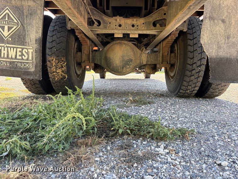 image for item ET0378 2014 International 4300 grapple truck
