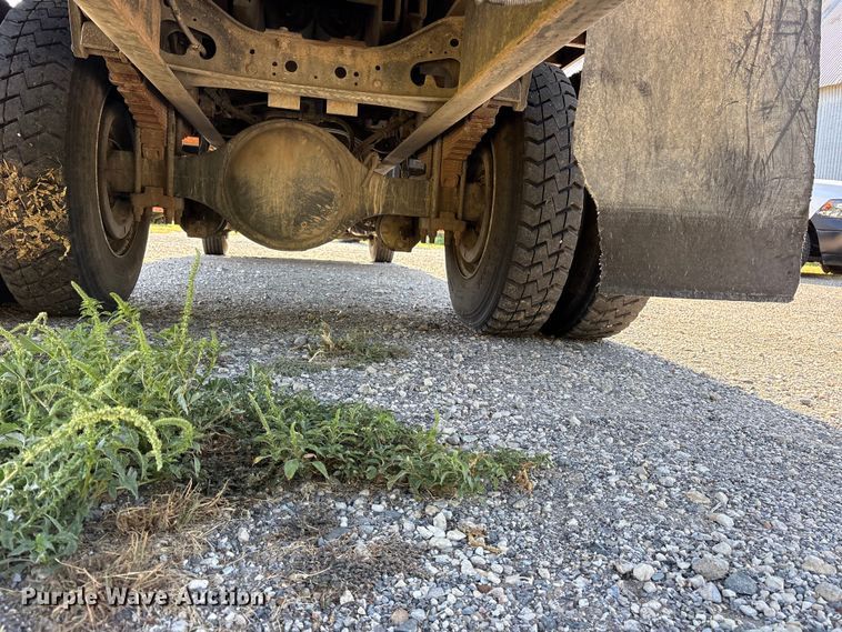 image for item ET0378 2014 International 4300 grapple truck