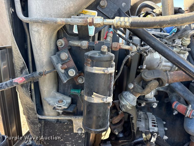 image for item ET0379 2007 Mack CV713 roll-off container truck