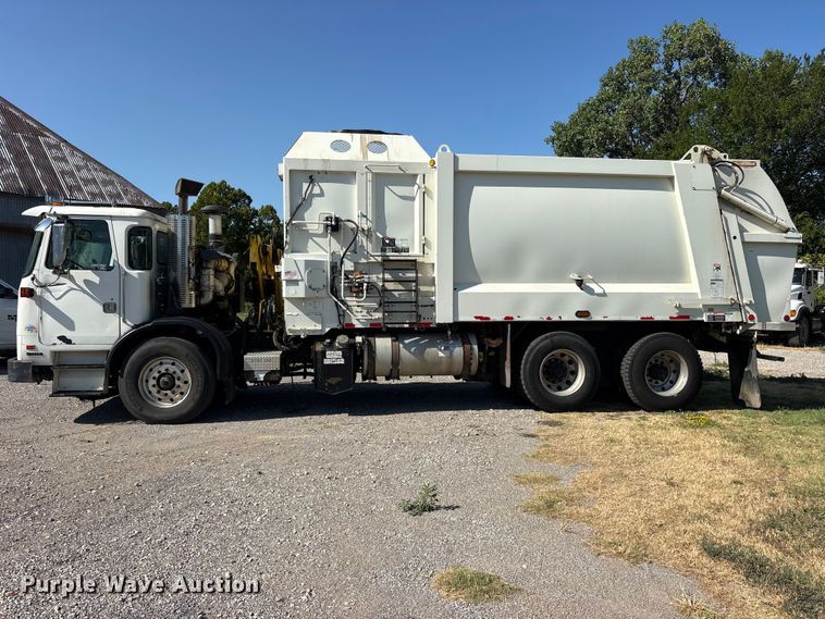 image for item ET0381 2013 Autocar Xpeditor refuse truck