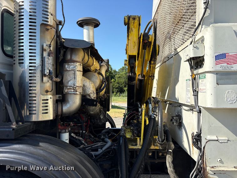 image for item ET0381 2013 Autocar Xpeditor refuse truck