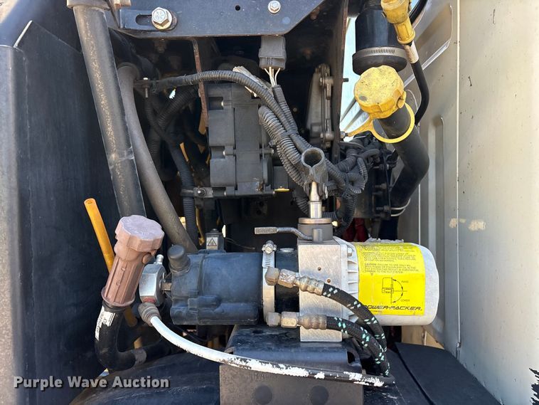 image for item ET0381 2013 Autocar Xpeditor refuse truck