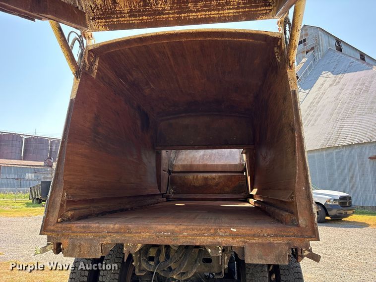 image for item ET0381 2013 Autocar Xpeditor refuse truck