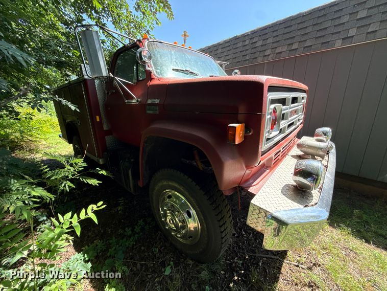 image for item ET6313 1979 GMC 7000 pumper fire truck