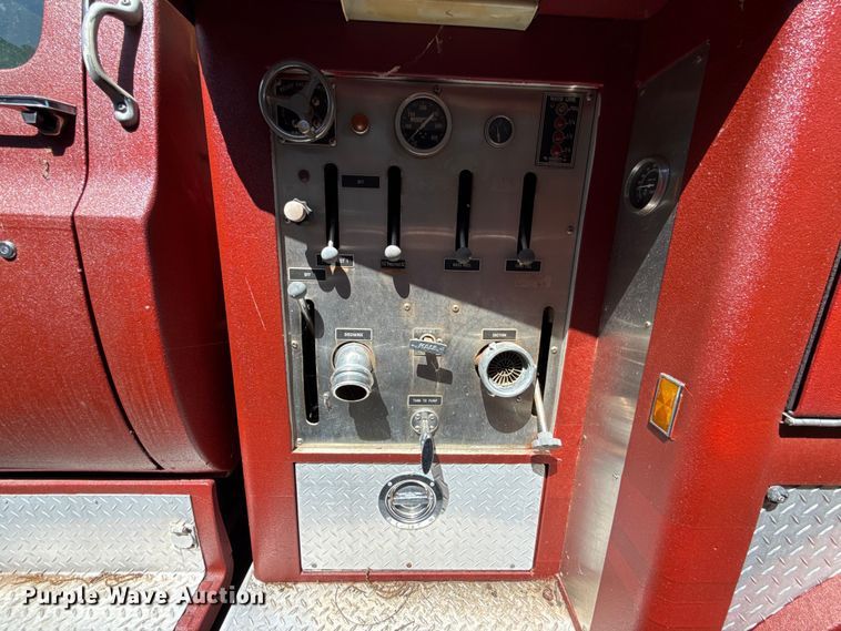 image for item ET6313 1979 GMC 7000 pumper fire truck
