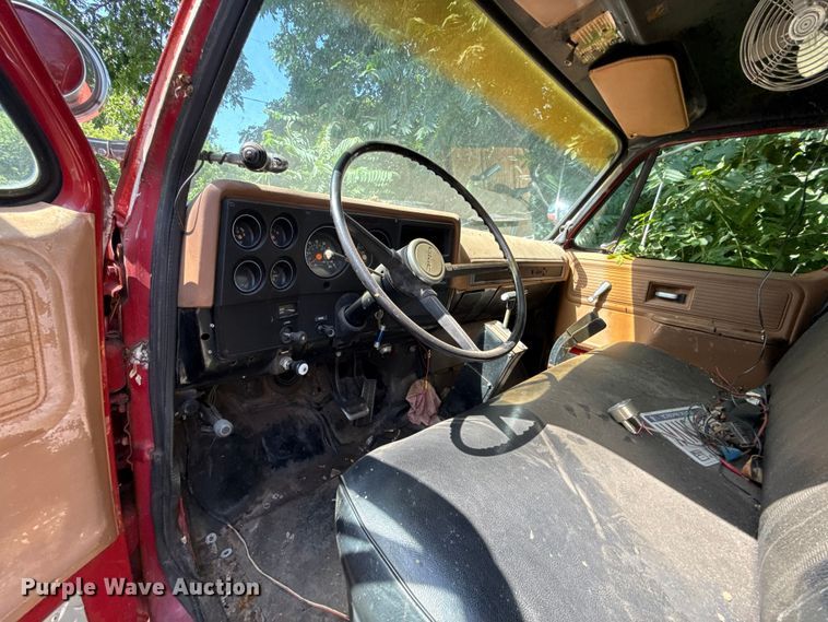 image for item ET6313 1979 GMC 7000 pumper fire truck