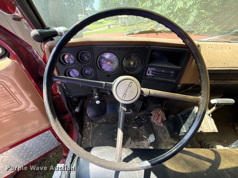 image for item ET6313 1979 GMC 7000 pumper fire truck