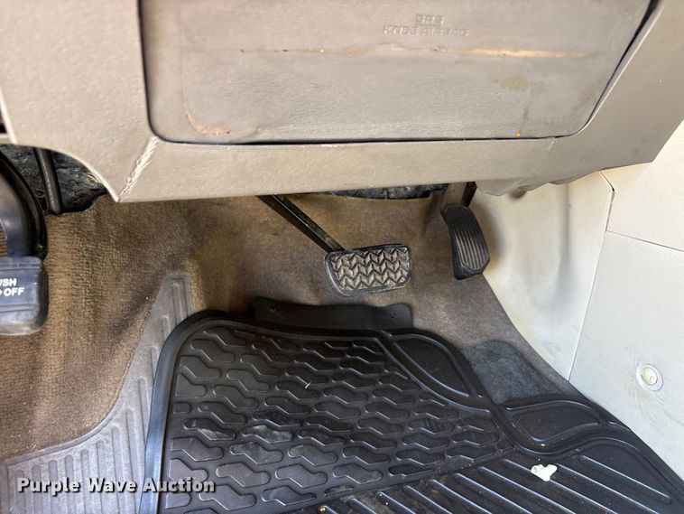 image for item EU5631 2015 Toyota Sienna van