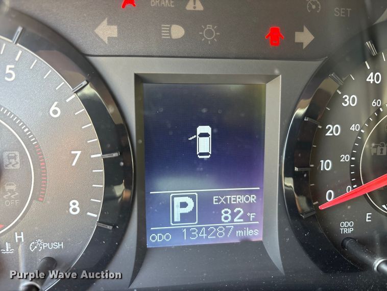 image for item EU5631 2015 Toyota Sienna van