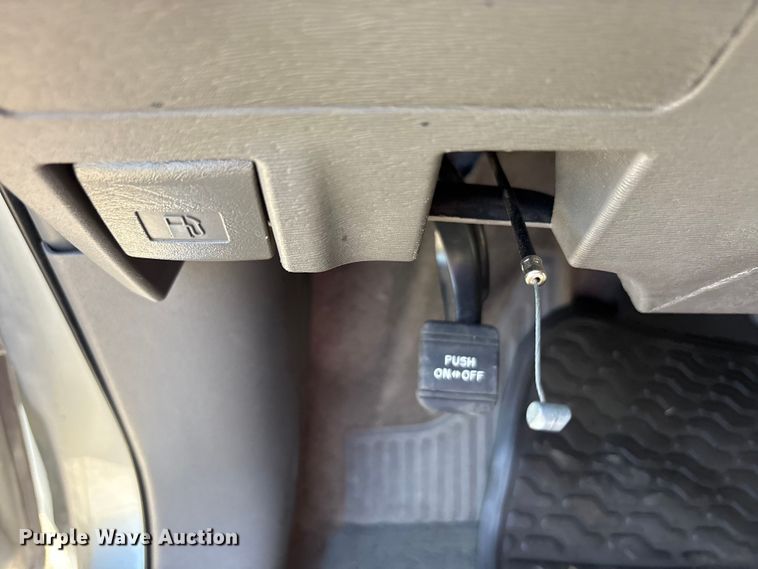 image for item EU5631 2015 Toyota Sienna van
