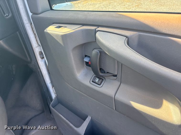image for item EU5653 2008 Chevrolet Express van