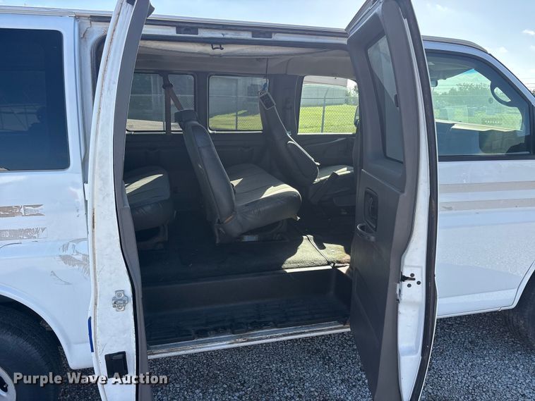 image for item EU5653 2008 Chevrolet Express van