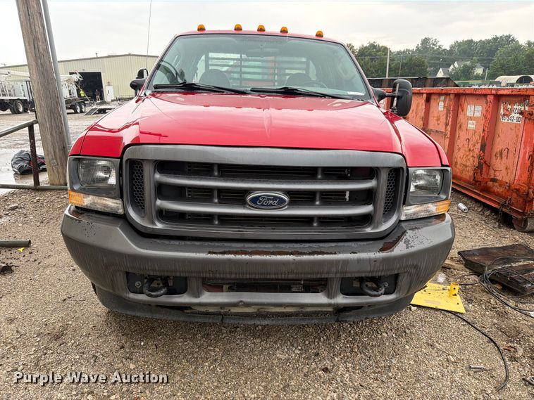 image for item EV2351 2004 Ford F350 Super Duty XL Ext. Cab flatbed pickup truck