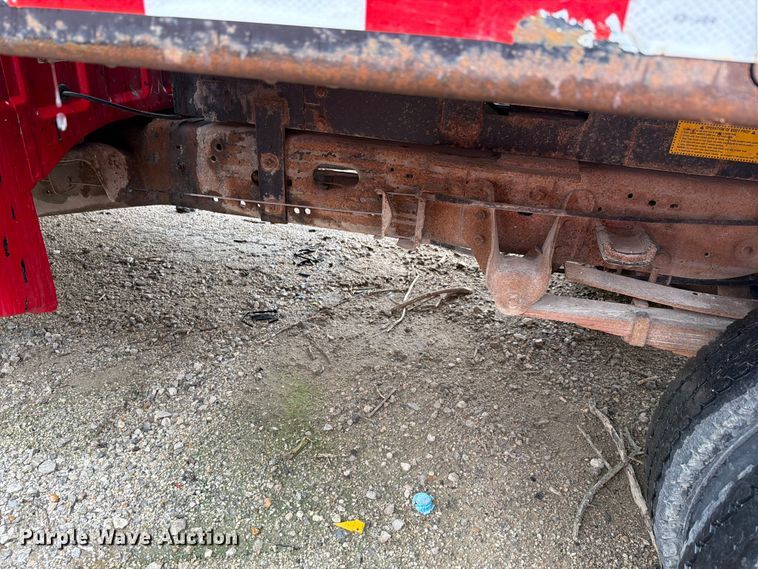 image for item EV2351 2004 Ford F350 Super Duty XL Ext. Cab flatbed pickup truck