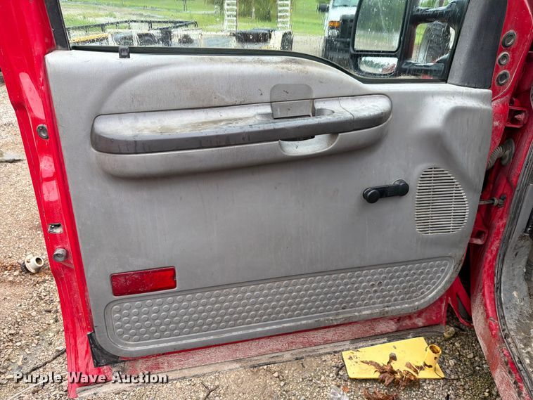 image for item EV2351 2004 Ford F350 Super Duty XL Ext. Cab flatbed pickup truck