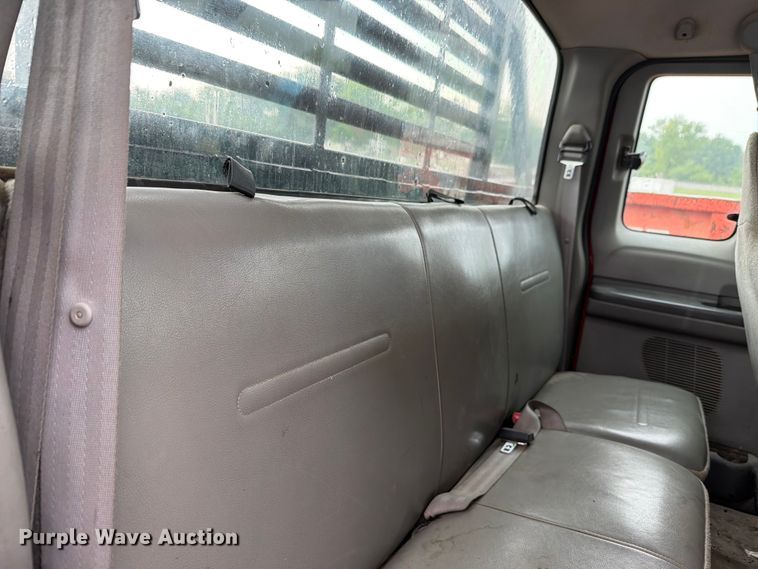 image for item EV2351 2004 Ford F350 Super Duty XL Ext. Cab flatbed pickup truck