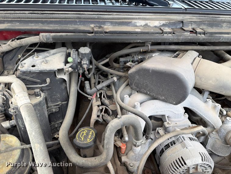 image for item EV2351 2004 Ford F350 Super Duty XL Ext. Cab flatbed pickup truck