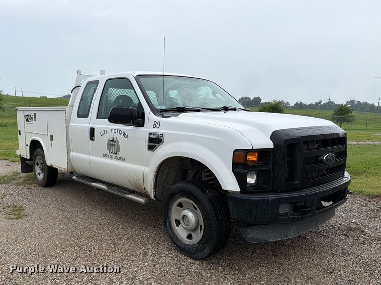 image for item EV2352 2008 Ford F250 Super Duty XL Ext. Cab utility bed pickup truck