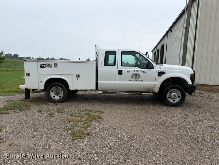 image for item EV2352 2008 Ford F250 Super Duty XL Ext. Cab utility bed pickup truck