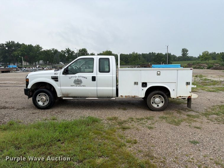 image for item EV2352 2008 Ford F250 Super Duty XL Ext. Cab utility bed pickup truck