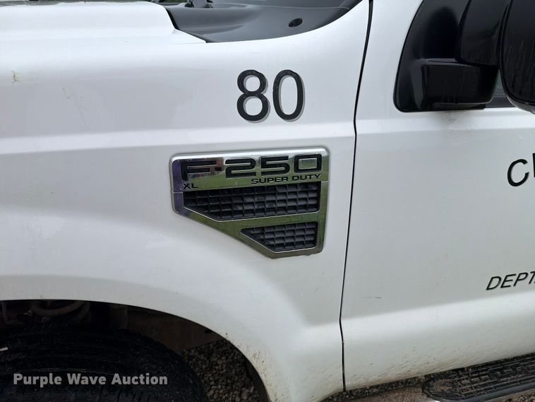 image for item EV2352 2008 Ford F250 Super Duty XL Ext. Cab utility bed pickup truck