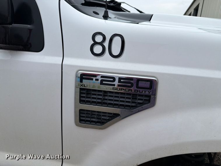 image for item EV2352 2008 Ford F250 Super Duty XL Ext. Cab utility bed pickup truck