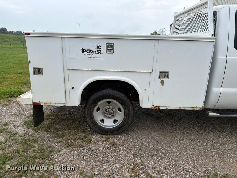 image for item EV2352 2008 Ford F250 Super Duty XL Ext. Cab utility bed pickup truck