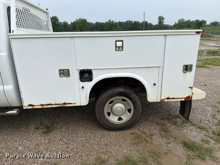 image for item EV2352 2008 Ford F250 Super Duty XL Ext. Cab utility bed pickup truck