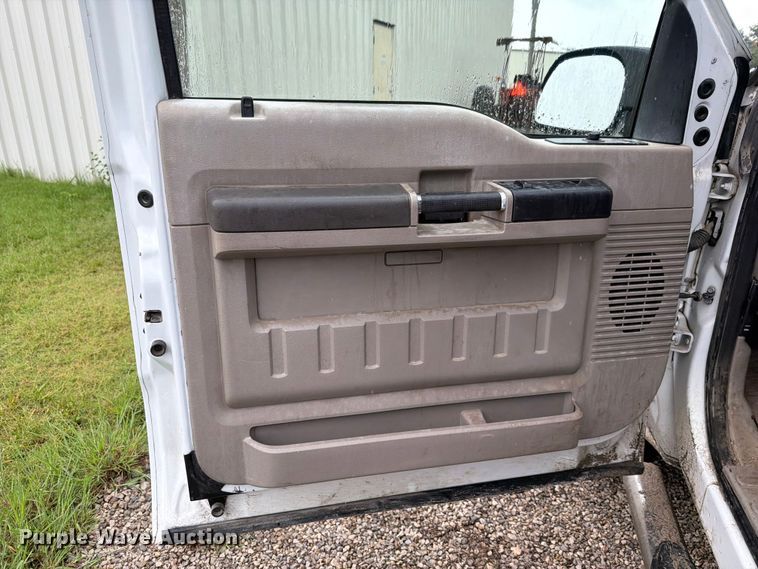 image for item EV2352 2008 Ford F250 Super Duty XL Ext. Cab utility bed pickup truck