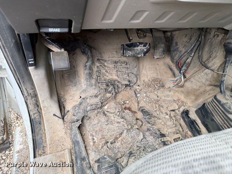 image for item EV2352 2008 Ford F250 Super Duty XL Ext. Cab utility bed pickup truck