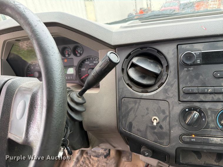 image for item EV2352 2008 Ford F250 Super Duty XL Ext. Cab utility bed pickup truck