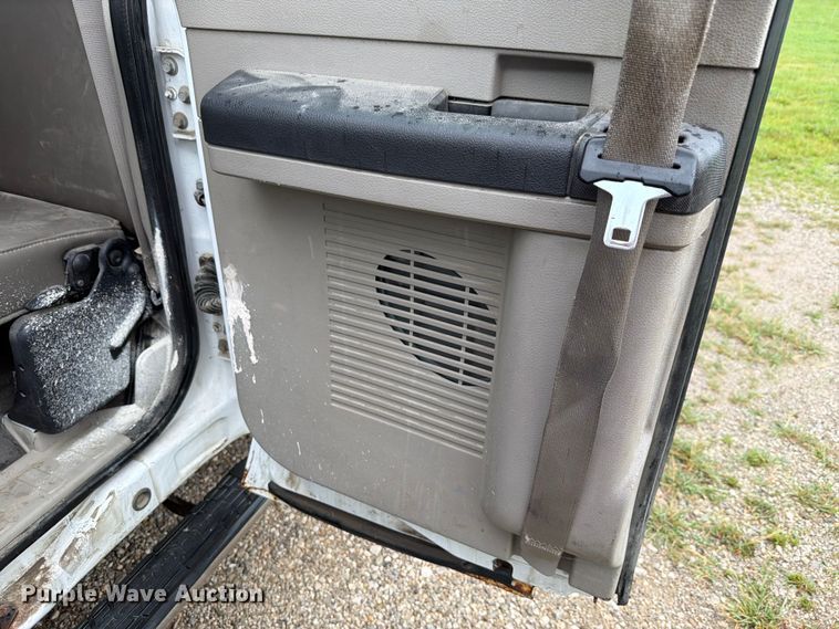 image for item EV2352 2008 Ford F250 Super Duty XL Ext. Cab utility bed pickup truck