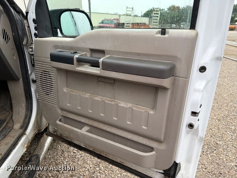 image for item EV2352 2008 Ford F250 Super Duty XL Ext. Cab utility bed pickup truck