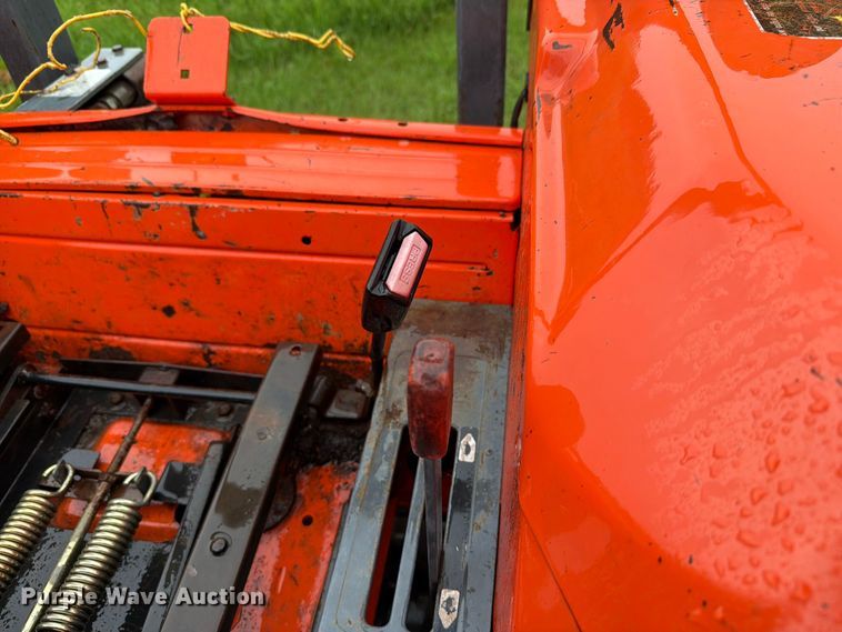 image for item EV2361 Kubota L4310 tractor