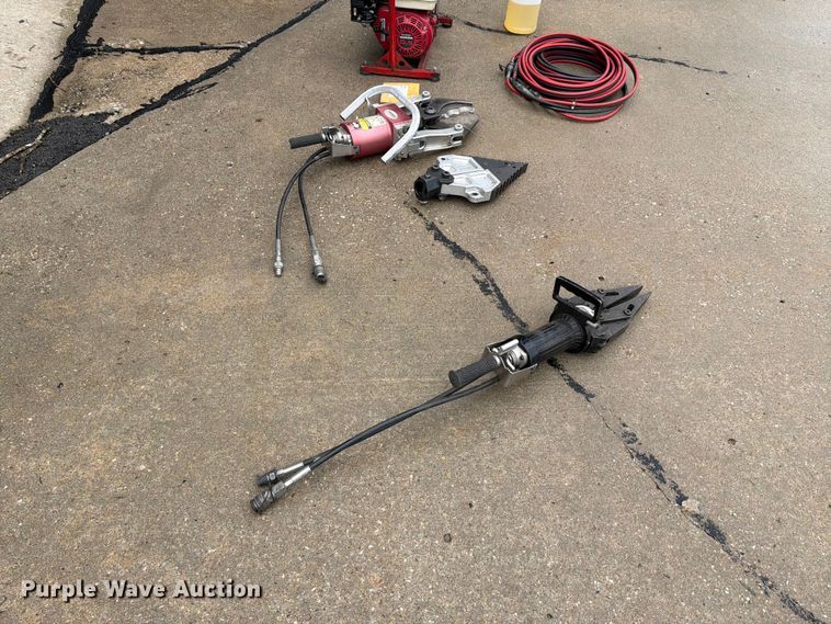 image for item EV2368 Champion Jaws of Life rescue tool