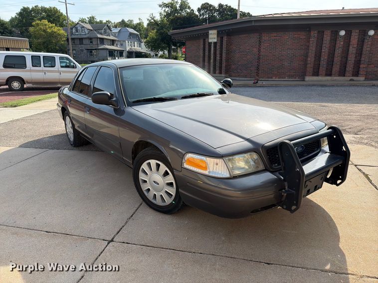 image for item EV2453 2009 Ford Crown Victoria Police Interceptor 